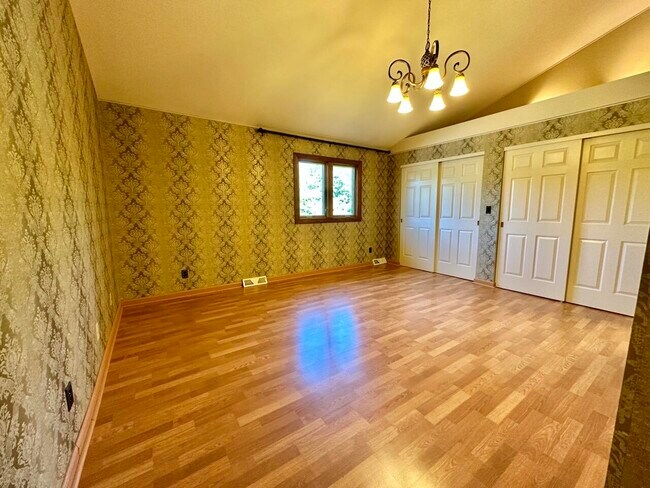 Building Photo - 12930 N Colony Dr