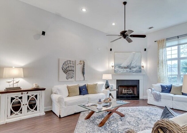 Building Photo - Spacious Ranch in the center of Richmond Hill