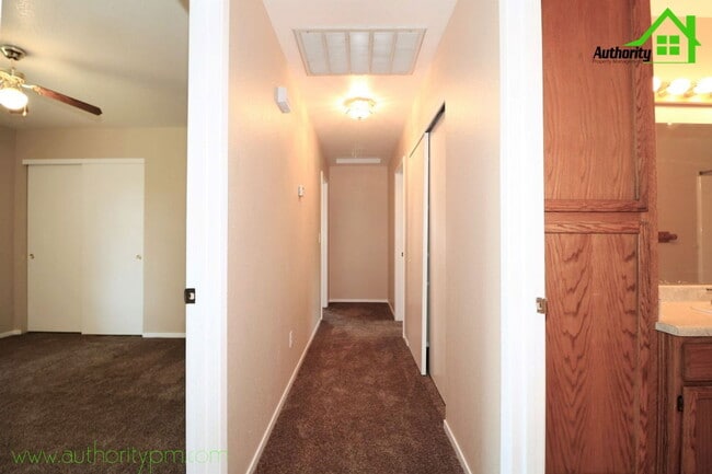 Building Photo - 2566 Capella St
