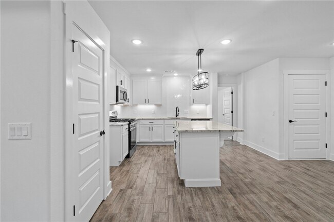 Building Photo - 4206 SW Adams Rd