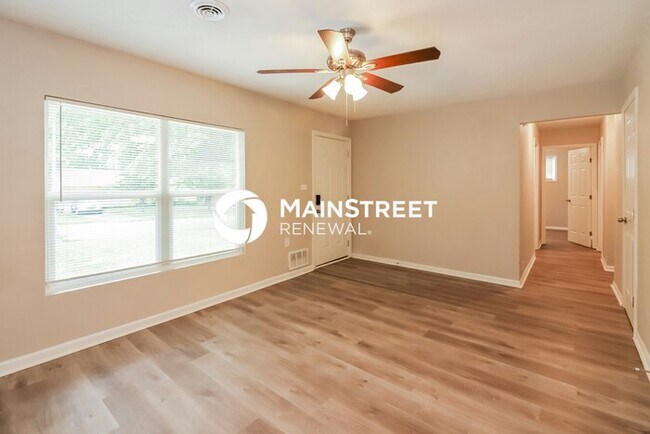 Primary Photo - 3 Bedroom Pet-Friendly Home in Kansas City...