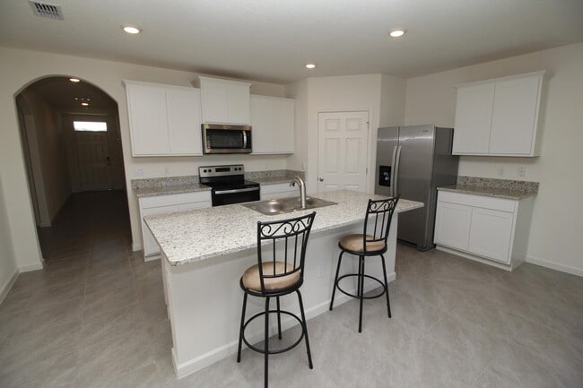 Building Photo - 185 Bubbling Ln