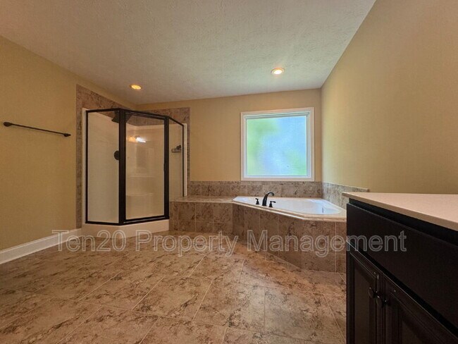 Building Photo - 7471 Coppice Dr