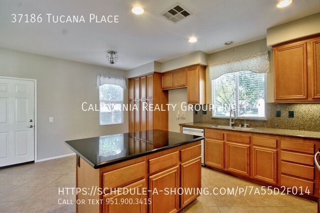 Building Photo - 37186 Tucana Pl