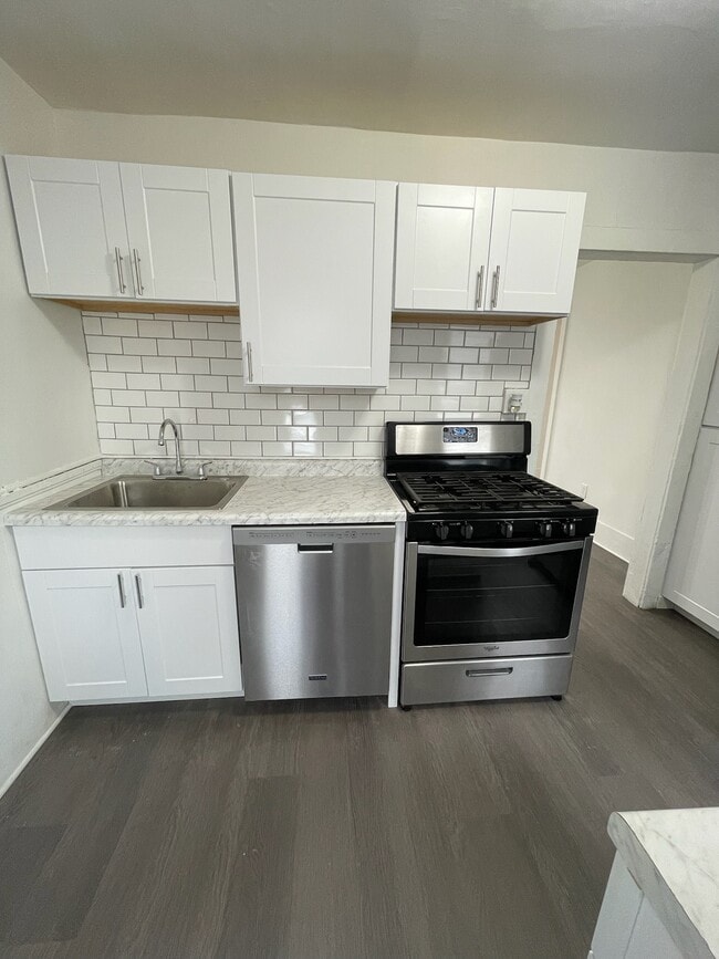 Building Photo - 116 S Hamilton St