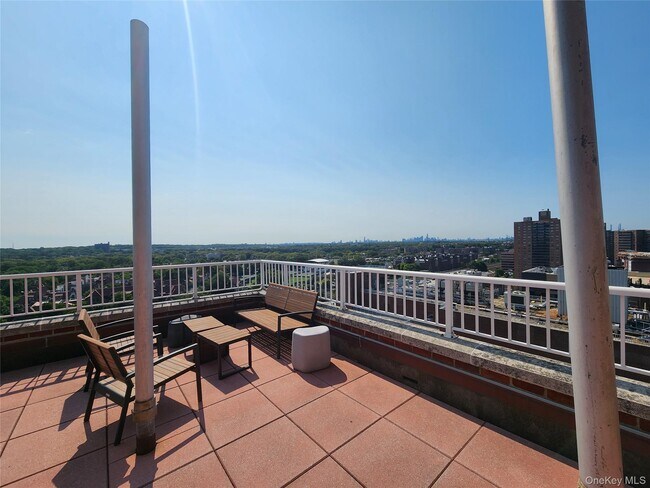 Building Photo - 107-40 Queens Blvd