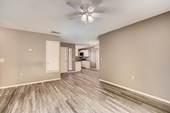 Building Photo - 16406 Spruce Cove St