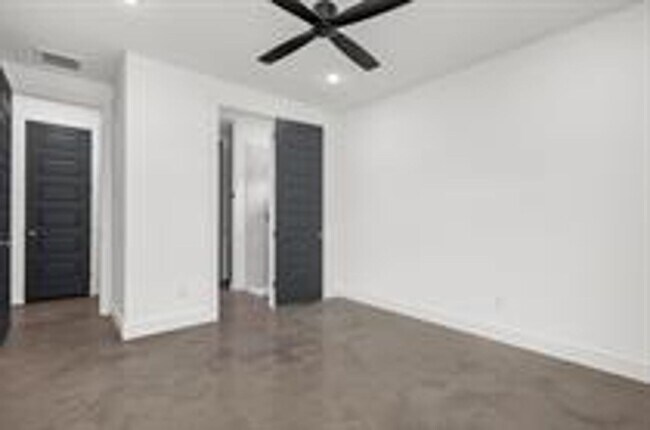 Building Photo - 4134 Jeanne Dr