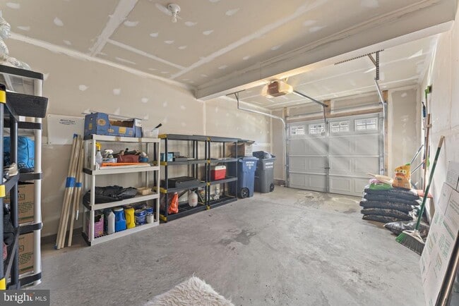 Building Photo - 10541 Hinton Wy