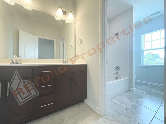 Building Photo - Lovely 2 Story 4 Bedroom, 3 Bath Single-Fa...