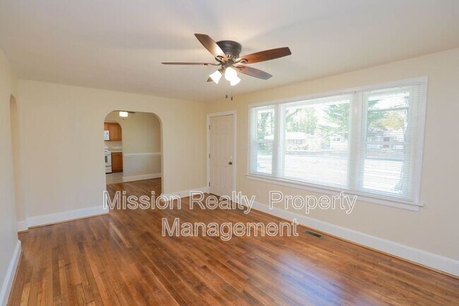 Building Photo - 7509 Montrose Ave