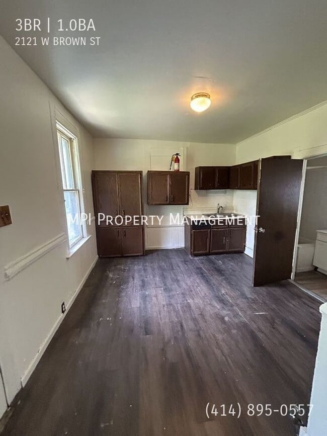 Building Photo - 2121 W Brown St