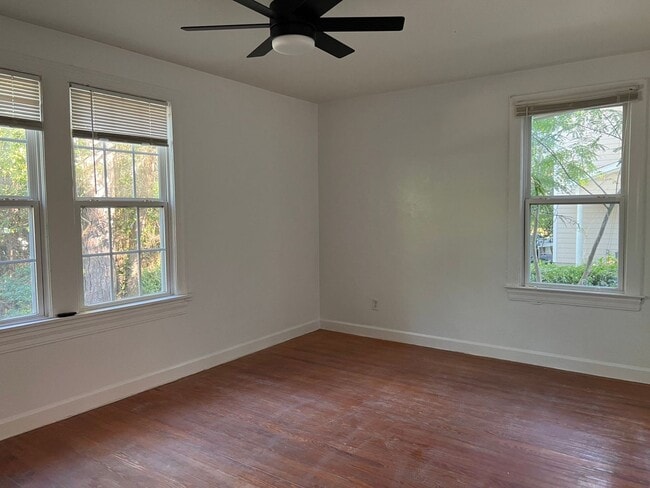 Building Photo - RENT REDUCED! & $1000 OFF 1st Mo. Rent - 3B/2.5B Home + 2 Flex Rooms –  One Block from FSU Stadium