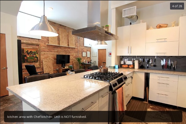 Building Photo - 559 Pryor St SW