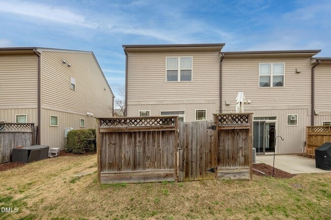 Building Photo - 2816 Piedmont River Way