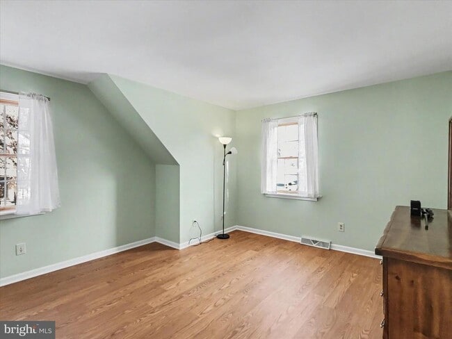 Building Photo - 902 Cypress St