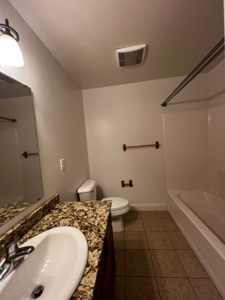 Building Photo - 62 Lincoln St