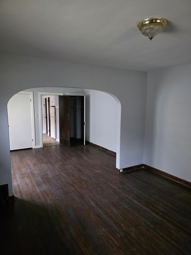 Building Photo - 832 N Emerson Ave