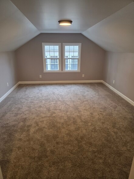 Building Photo - 415 Ford St