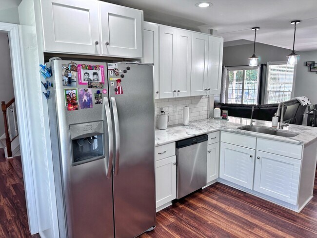 Building Photo - 304 Chisholm Trail