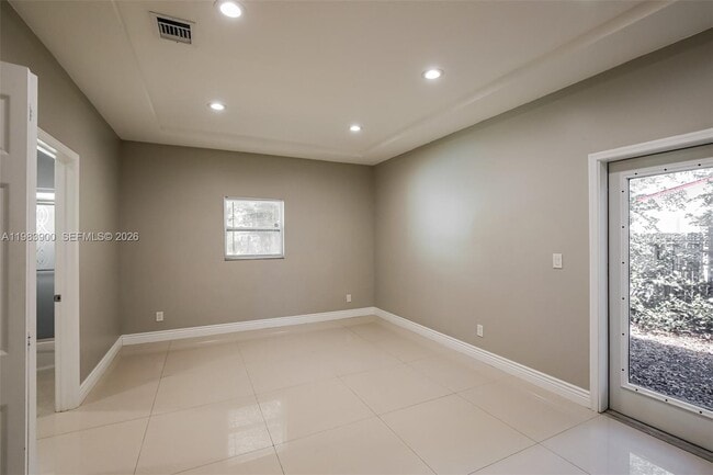 Building Photo - 2835 NW 14th St