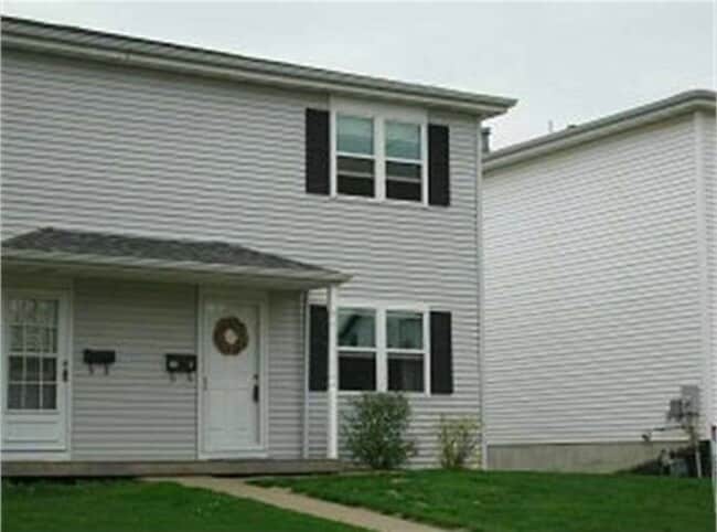 Building Photo - Clarke B