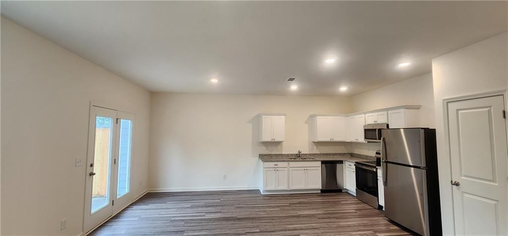 Building Photo - 303 Hynes Dr