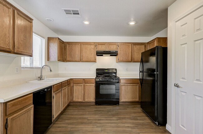 Building Photo - Single-Family Home in a Cul-de-Sac 3BD/2.5BA – Freshly Updated & Move-In Ready!