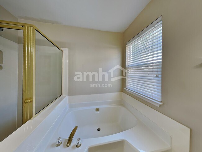 Building Photo - 116 Laurel Meadows Pky