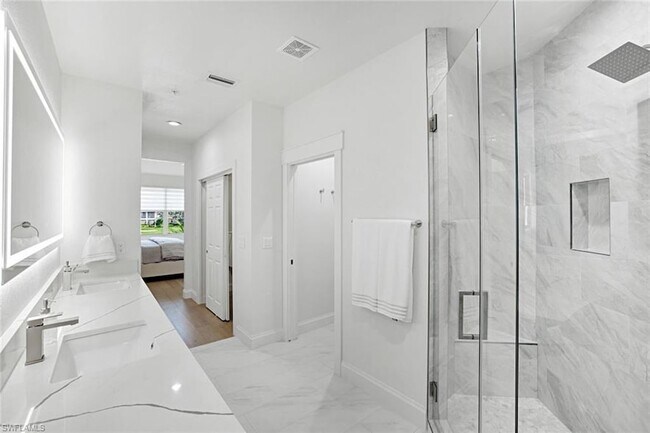 Building Photo - 630 Lalique Cir
