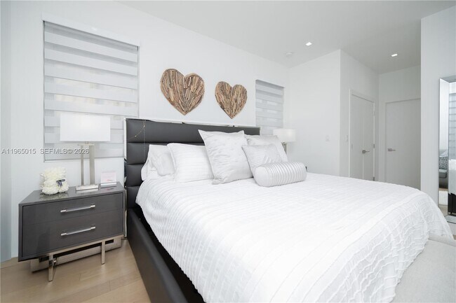 Building Photo - 10366 NW 68th Terrace