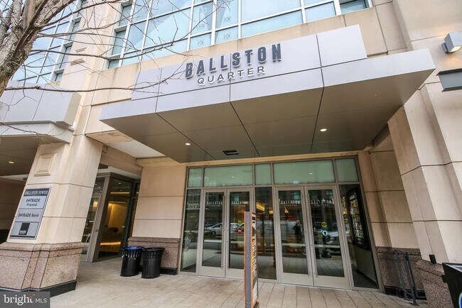 Building Photo - 820 N Pollard St