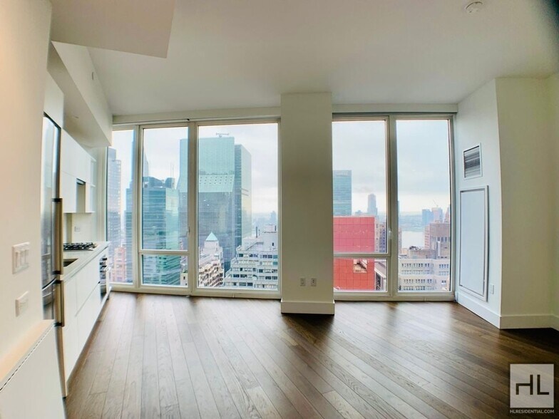 Building Photo - East 44th Street
