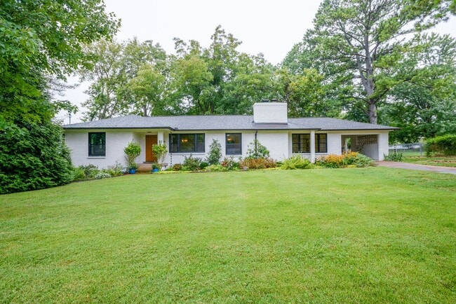 Primary Photo - Renovated Mid-Century Modern Ranch in the ...
