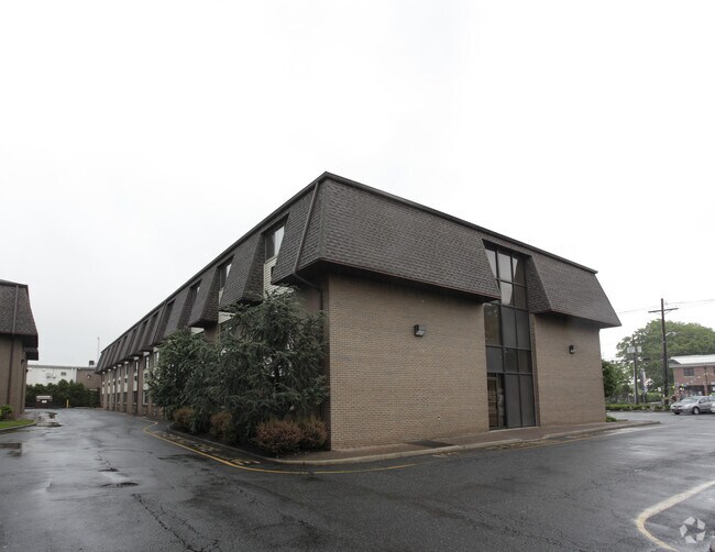 Executive Village 201 E Edgar Rd Linden NJ 07036 Apartment Finder
