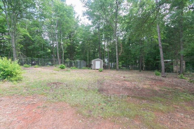 Building Photo - 155 Whispering Springs