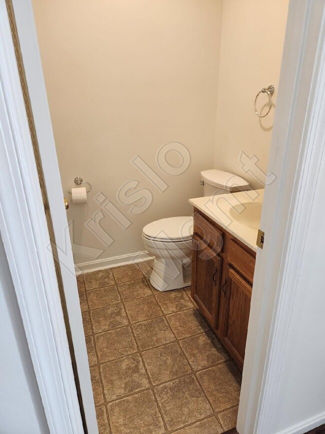 Half Bath - 927 Harwood Rd