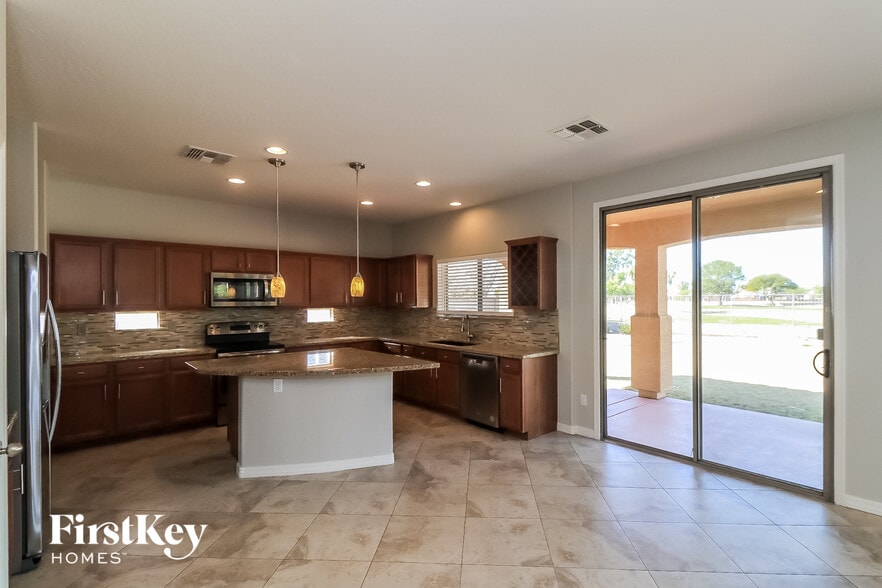 Building Photo - 21830 E Vía Del Palo