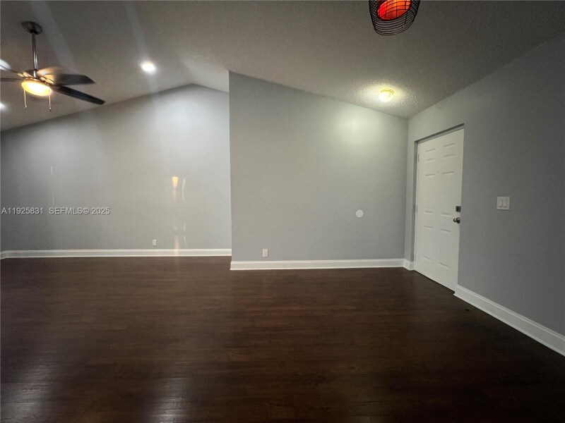 Building Photo - 5621 Riverside Dr