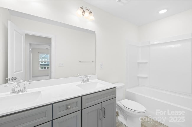 Building Photo - 2321 Creekmere Ln