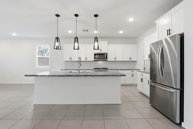 Building Photo - Stunning Queen Creek Home – Modern Comfort...