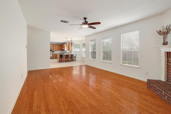 Building Photo - 2023 Wood Glen Dr