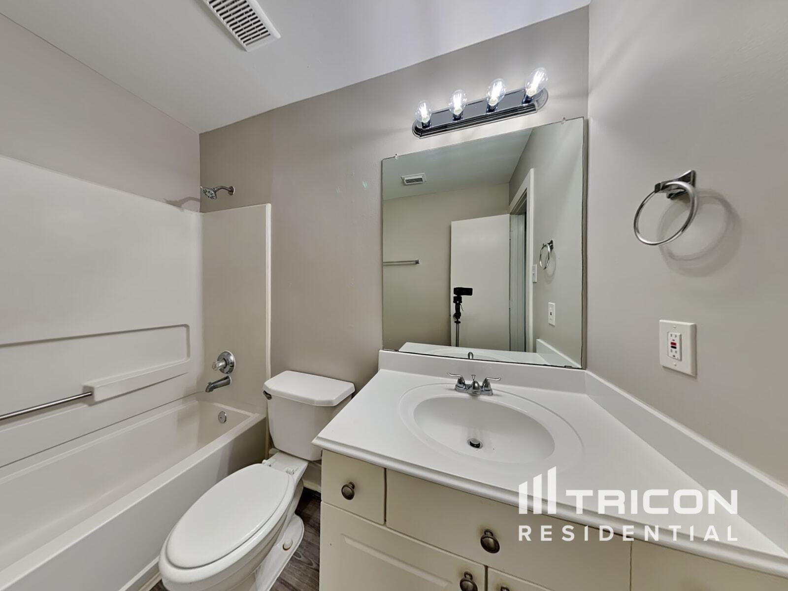 Building Photo - 15839 S Alley Ct