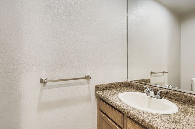 Building Photo - 7663 S Cove Cir