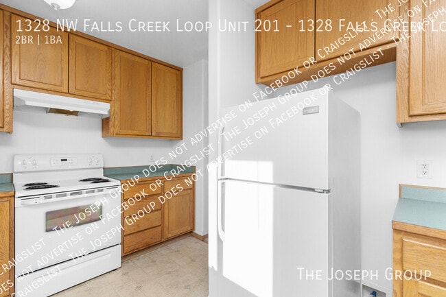 Building Photo - 1328 NW Falls Creek Loop