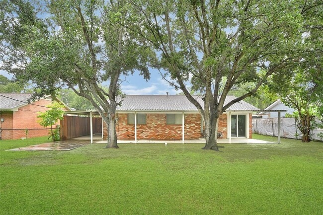 Building Photo - 10914 Twig Dr