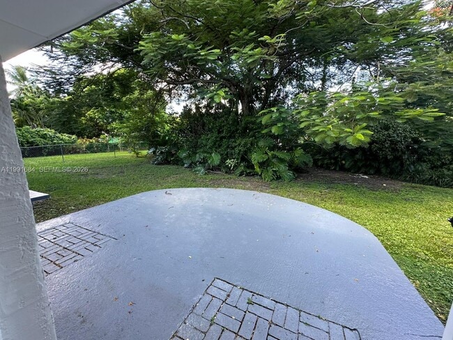 Building Photo - 3755 Oak Ave