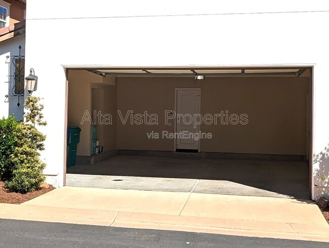 Building Photo - 8421 Kern Crescent