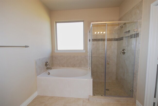 Building Photo - 5607 S Denham Ridge Ln