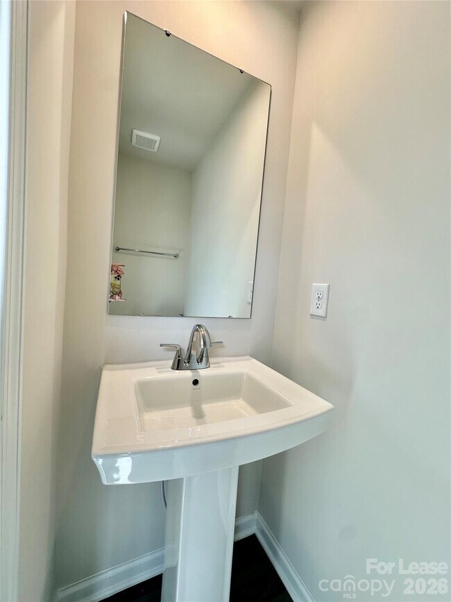 Building Photo - 8038 Sinnet Pl